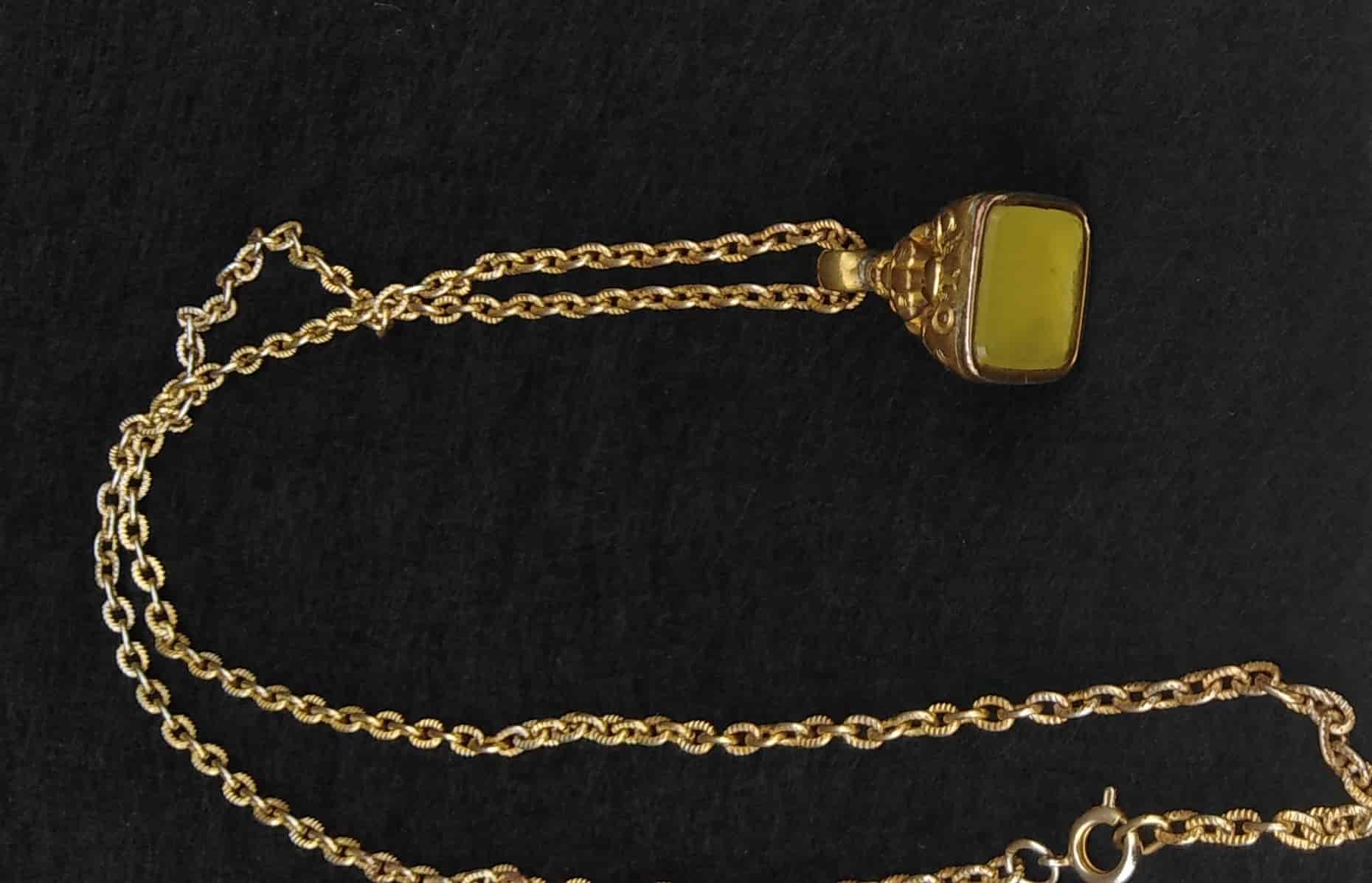 Vintage Ornate Fob Seal Pendant Necklace – 60cm Gold Plated Chain